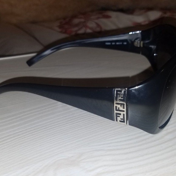 Fendi FS 354 Sunglasses - Picture 3 of 6